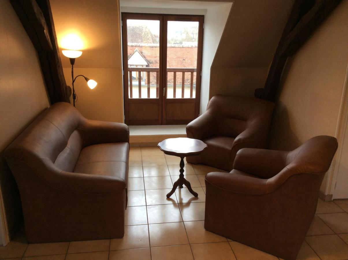 Appartement spacieux et lumineux au centre ville Tonnerre Extérieur photo